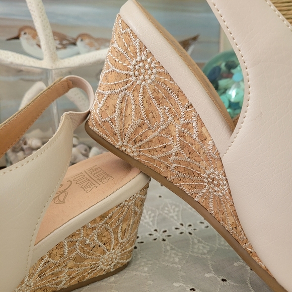 Mootsie Tootsie wedges sz 11 - Picture 4 of 8